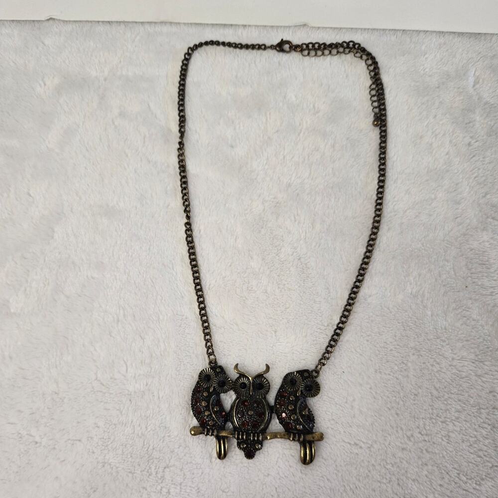 Three Wise Owls Pendant Necklace – Beautiful Detailed Owl Design – Pre-Owned